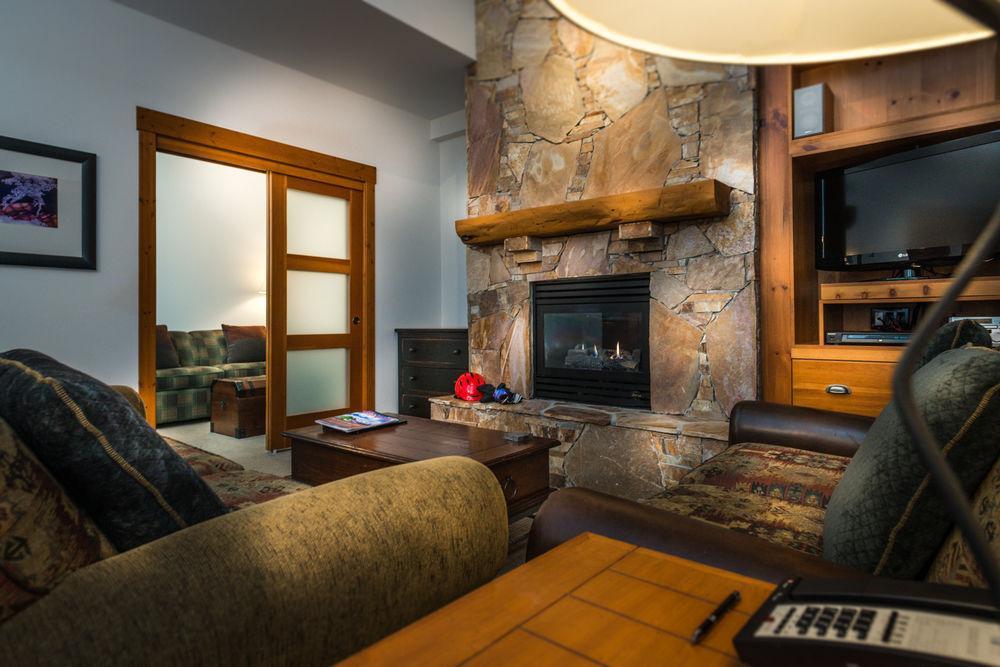 First Tracks Lodge Whistler Exterior foto