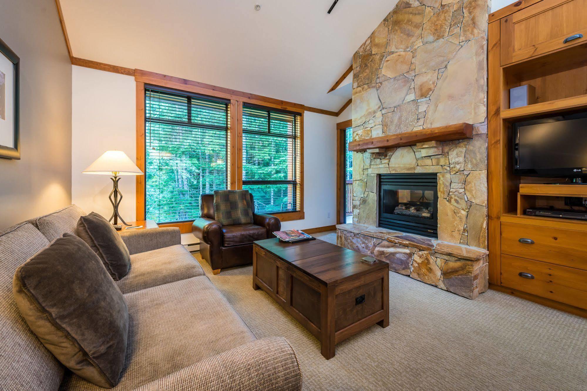 First Tracks Lodge Whistler Exterior foto